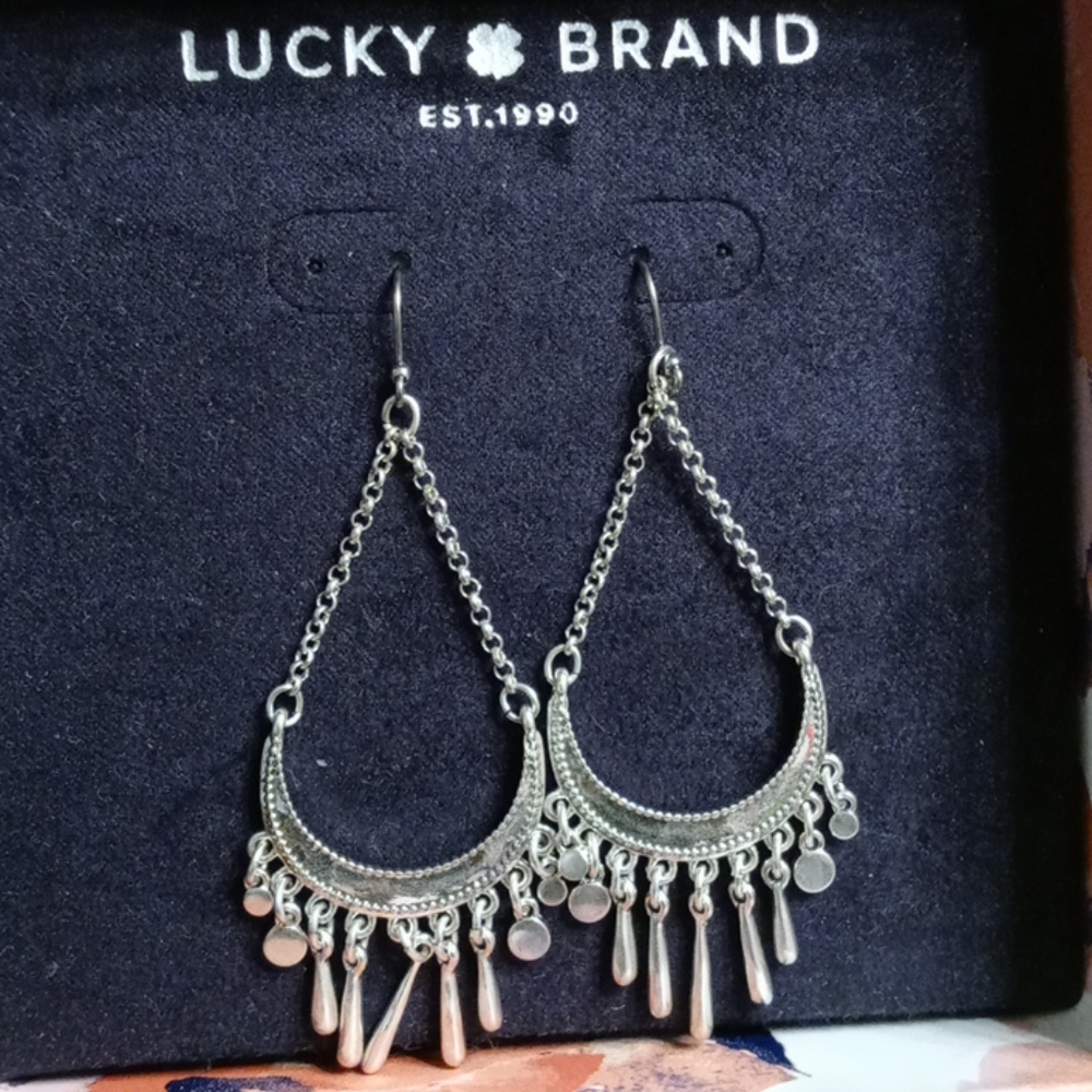 Jewelry - Picture 2 of 3